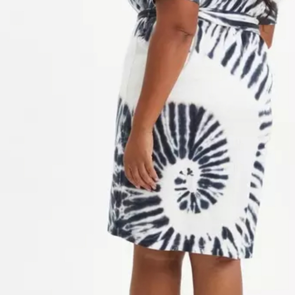 Torrid Tie Dye Dress - Picture 5 of 9